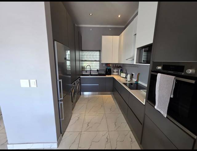 3 BEDROOM PROPERTY TO RENT IN SANDHURST